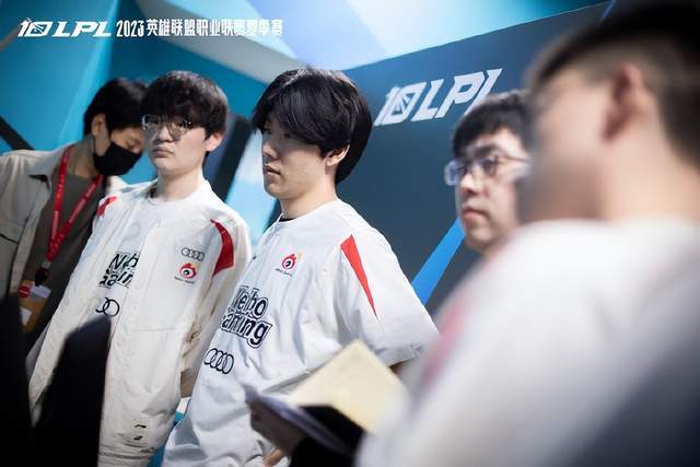 并继续在赛 并继续在赛