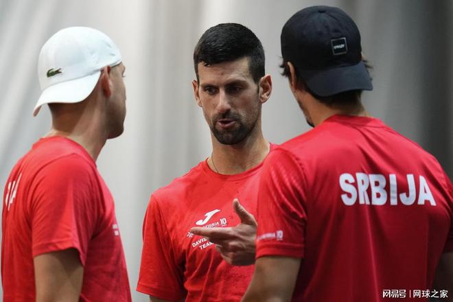 的建筑前留 的建筑前留